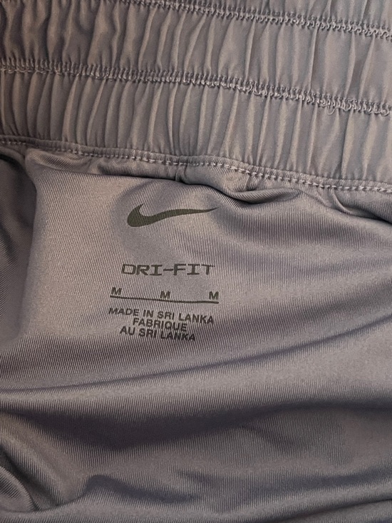Nike Womens Dri-Fit Shorts Size Medium - Picture 5 of 5